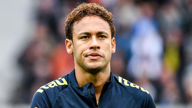 Tearful Neymar denies problems at PSG