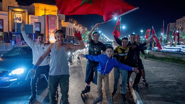 Марокканские фанаты разгромили Брюссель и ранили 22 полицейских после выхода сборной на ЧМ Марокканские фанаты разгромили Брюссель и ранили 22 полицейских после выхода сборной на ЧМ