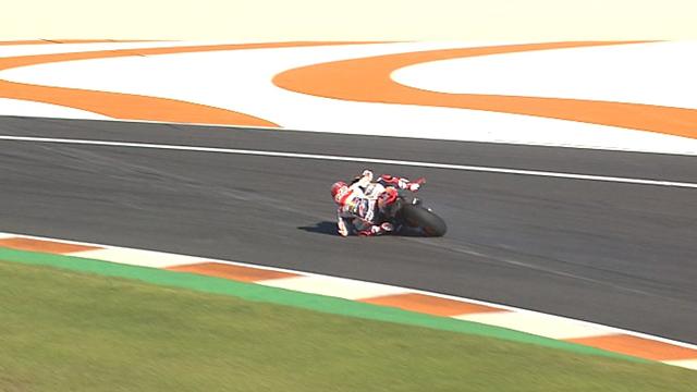 Das fängt er noch ab: Akrobatische Meisterleistung von Márquez Das fängt er noch ab: Akrobatische Meisterleistung von Márquez