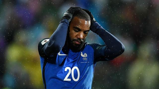 "Lacazette et Martial n'ont pas assez pesé en sortie de banc, ils le paient aujourd'hui" "Lacazette et Martial n'ont pas assez pesé en sortie de banc, ils le paient aujourd'hui"
