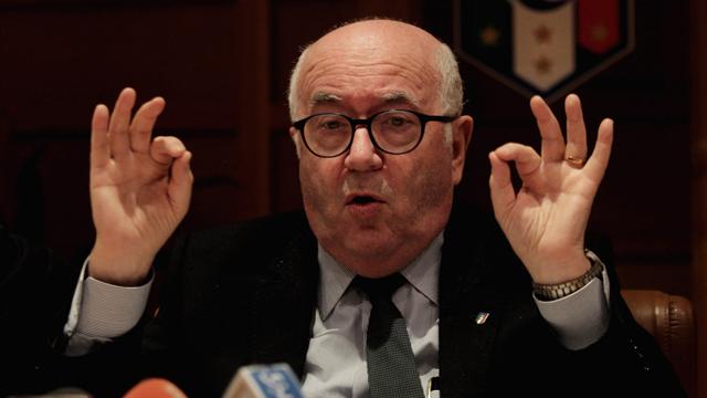 Une semaine après l'humiliation, le président de la fédération italienne démissionne
