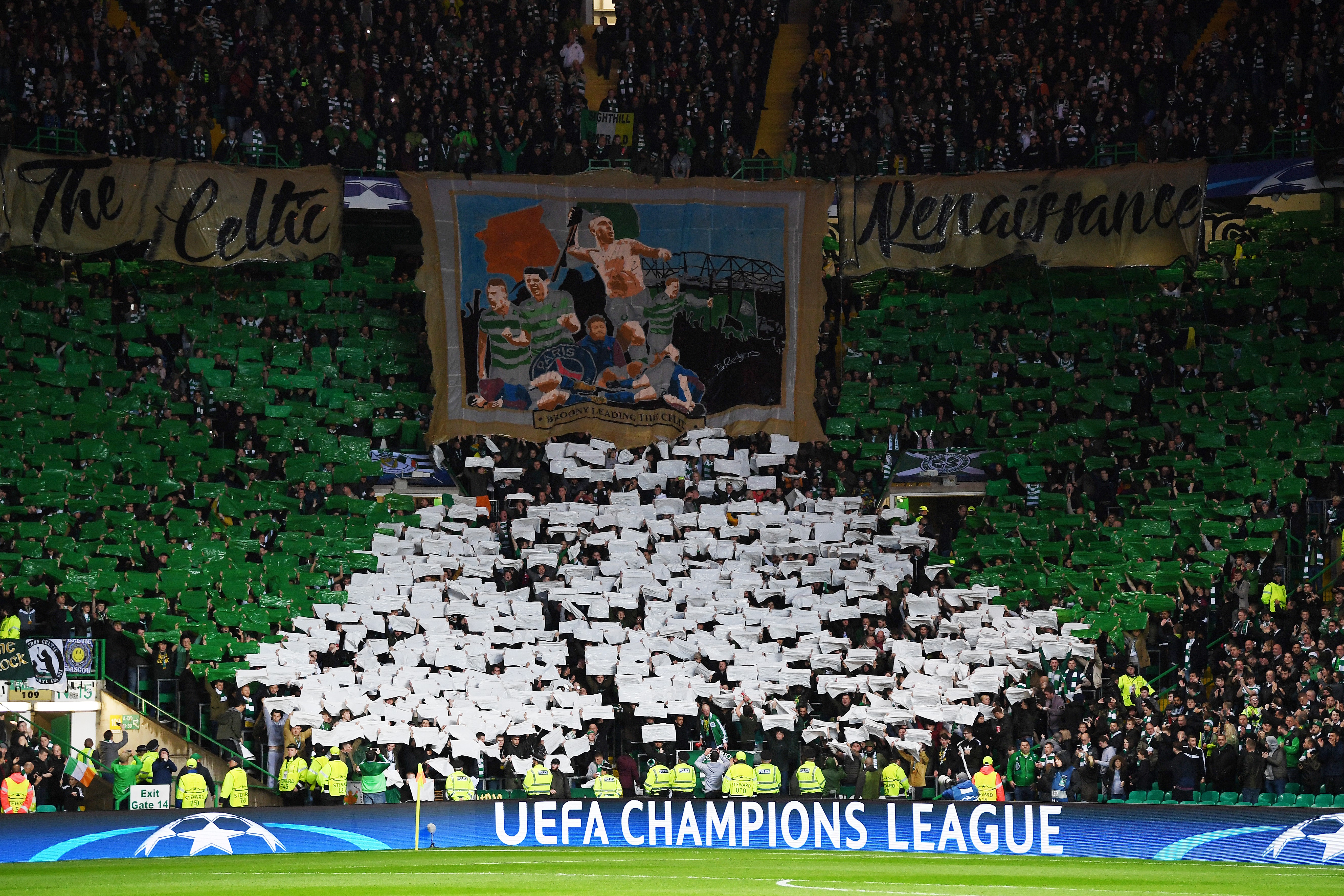 Un tifo des supporters du Celtic lors de Celtic-PSG