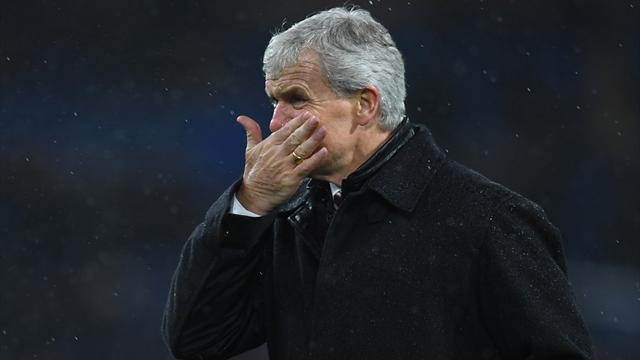 Stoke lâche Hughes