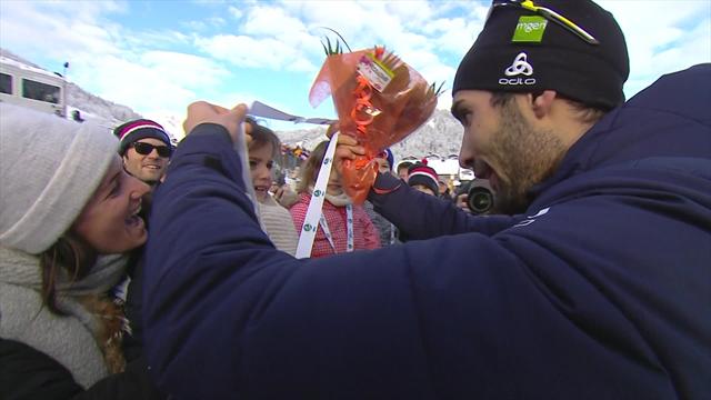 Martin Fourcade regala su medalla de oro a una niña Martin Fourcade regala su medalla de oro a una niña