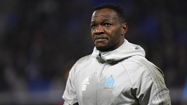 En tribunes pour OM-Bordeaux, Mandanda a été surpris en train… de vapoter !