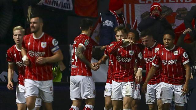 E' giant killing ad Ashton Gate! Bristol City batte Manchester United 2-1 e vola in semifinale