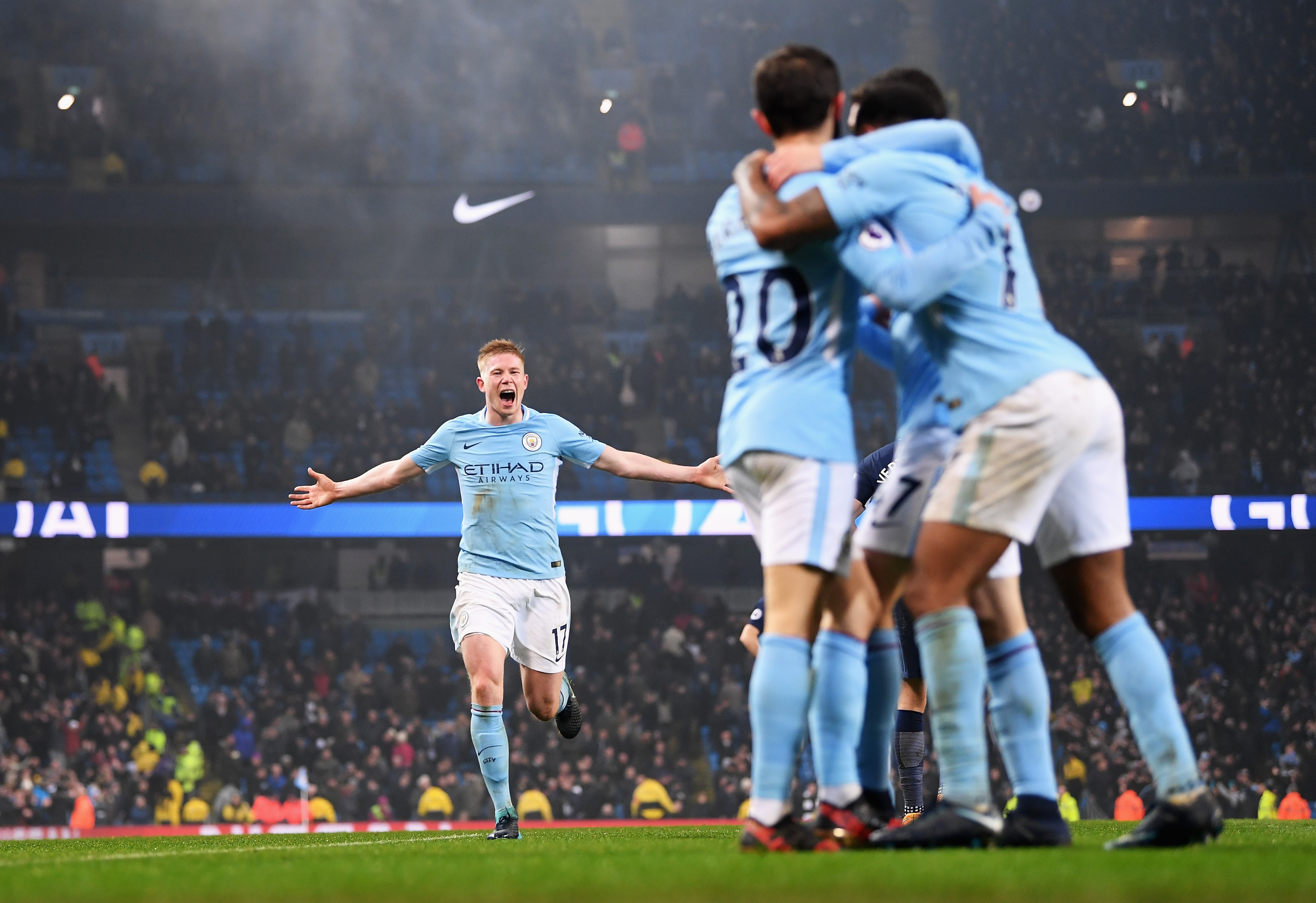 Kevin De Bruyne après le but de Raheem Sterling pour Manchester City contre Tottenham en Premier League le 16 décembre 2017