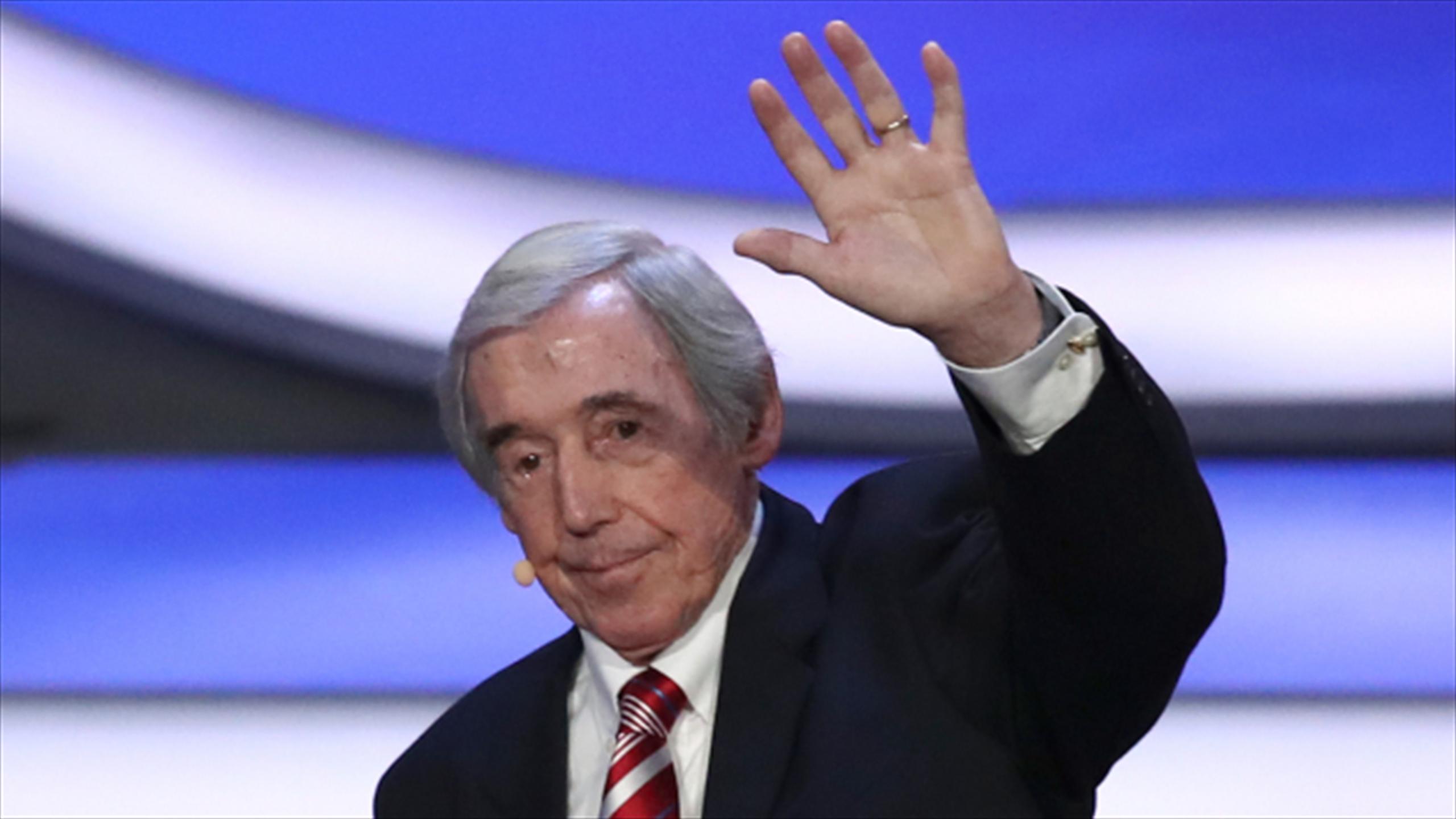 Ex-England goalkeeper Gordon Banks says Three Lions need to be 'more