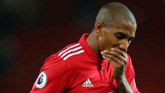 Young suspendu trois matches après son coup de coude sur Tadic