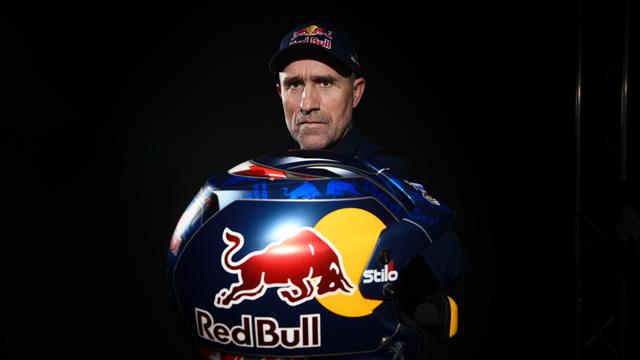 Peterhansel stays top after eventful Dakar fourth stage