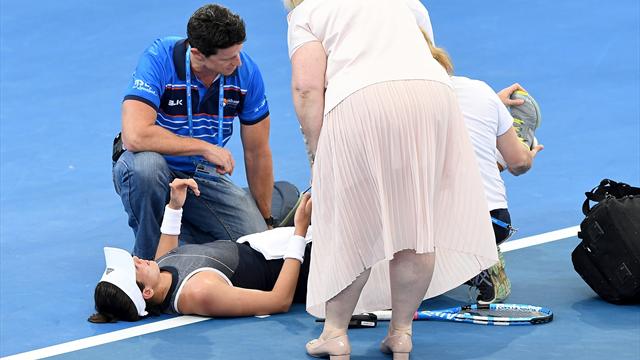 Victime de crampes, Muguruza abandonne