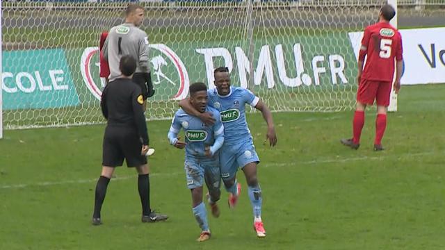 Trois expulsions, une montée de gardien : dans un match fou, c’est Tours qui s’en sort
