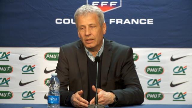 Favre sur la rumeur van Der Wiel : « C’est le joueur qui était au PSG ? »