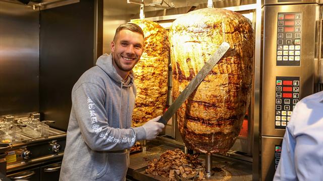 VIDEO – En Allemagne, Podolski a ouvert un kebab