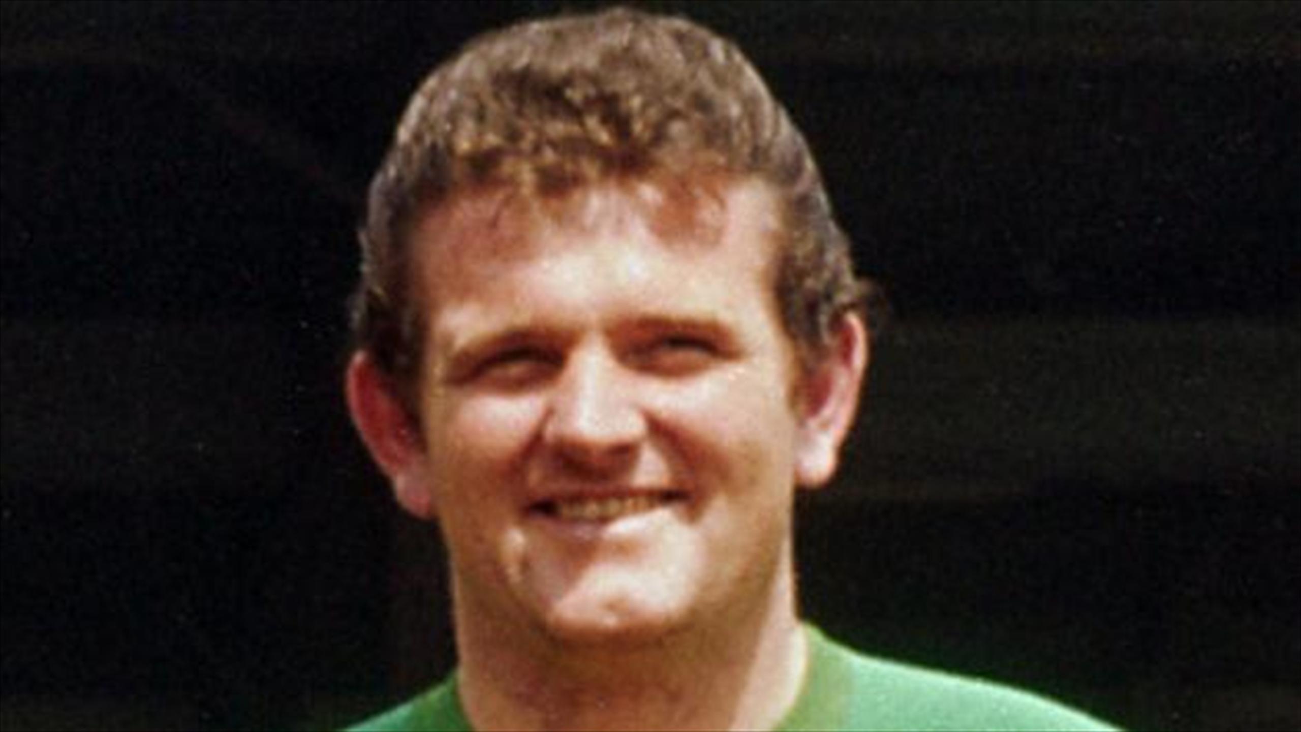 Former Liverpool keeper Tommy Lawrence dies Eurosport