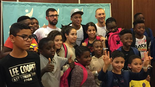 « J’en ai rêvé toute ma vie » : Quand Mbappé fait une surprise aux enfants hospitalisés de Bondy