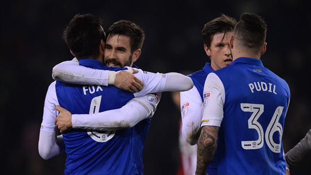 Luhukay's 10-man Wednesday earn Steel City derby point