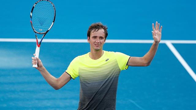 Медведев выиграл первый турнир ATP в карьере