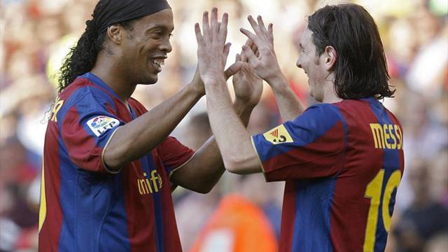 Desde Barcelona hasta Cienciano: las camisetas que vistió Ronaldinho jugando al fútbol