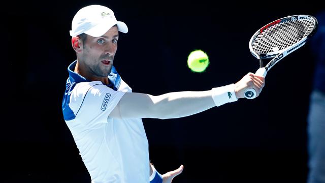 Djokovic zorlu Monfils engelini dört sette geçti