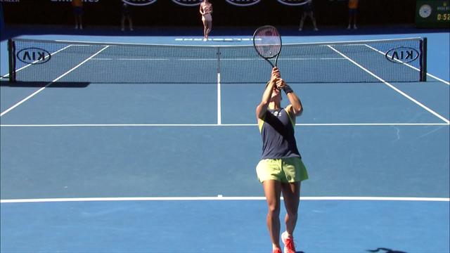 El golpe tan poco ortodoxo como efectivo de Kerber por detrás de la cabeza El golpe tan poco ortodoxo como efectivo de Kerber por detrás de la cabeza