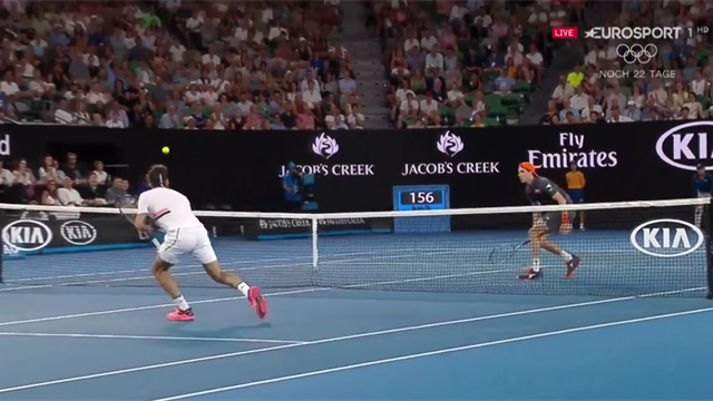 23 Schläge zum Zungeschnalzen: Federer und Struff mit Wahnsinns-Ballwechsel 23 Schläge zum Zungeschnalzen: Federer und Struff mit Wahnsinns-Ballwechsel