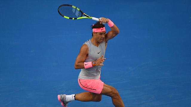 Marchio di fabbrica: Nadal esplode il suo leggendario passante in corsa Marchio di fabbrica: Nadal esplode il suo leggendario passante in corsa