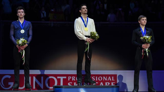 Emocionado Javier Fernández al escuchar el himno español en Moscú Emocionado Javier Fernández al escuchar el himno español en Moscú