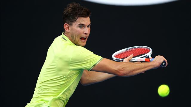 Thiem wehrt Matchball mit Rückhand-Geschoss ab Thiem wehrt Matchball mit Rückhand-Geschoss ab