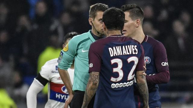 Alves sur son expulsion : « Depuis quand ne pas être d’accord, c’est manquer de respect ? »
