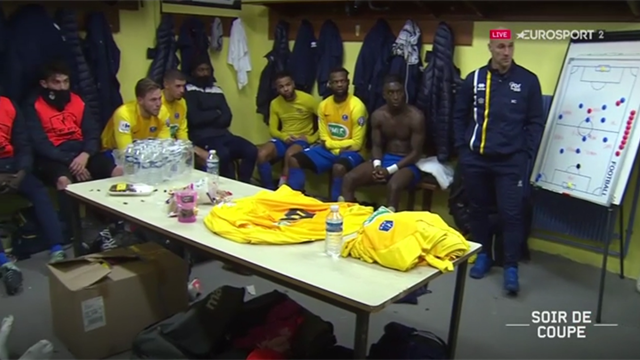 « Ocampos ne fait que rentrer » : revivez la mi-temps au coeur du vestiaire d’Epinal