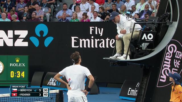 Open Australia 2018: El enfado de Roger Federer con el juez de silla por el ojo de halcón Open Australia 2018: El enfado de Roger Federer con el juez de silla por el ojo de halcón