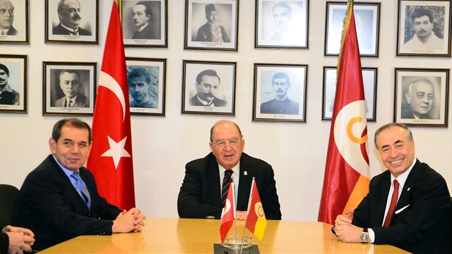 Galatasaray Divan Kurulu'nda Mustafa Cengiz-Dursun Özbek gerilimi