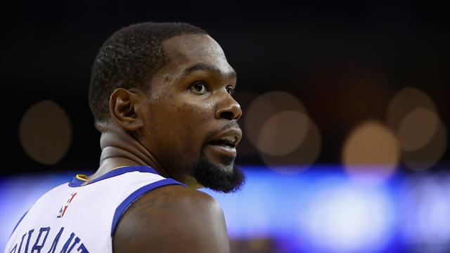 Durant décrit Nowitzki comme un joueur qui "inventait des shoots impossibles à contrer" Durant décrit Nowitzki comme un joueur qui "inventait des shoots impossibles à contrer"
