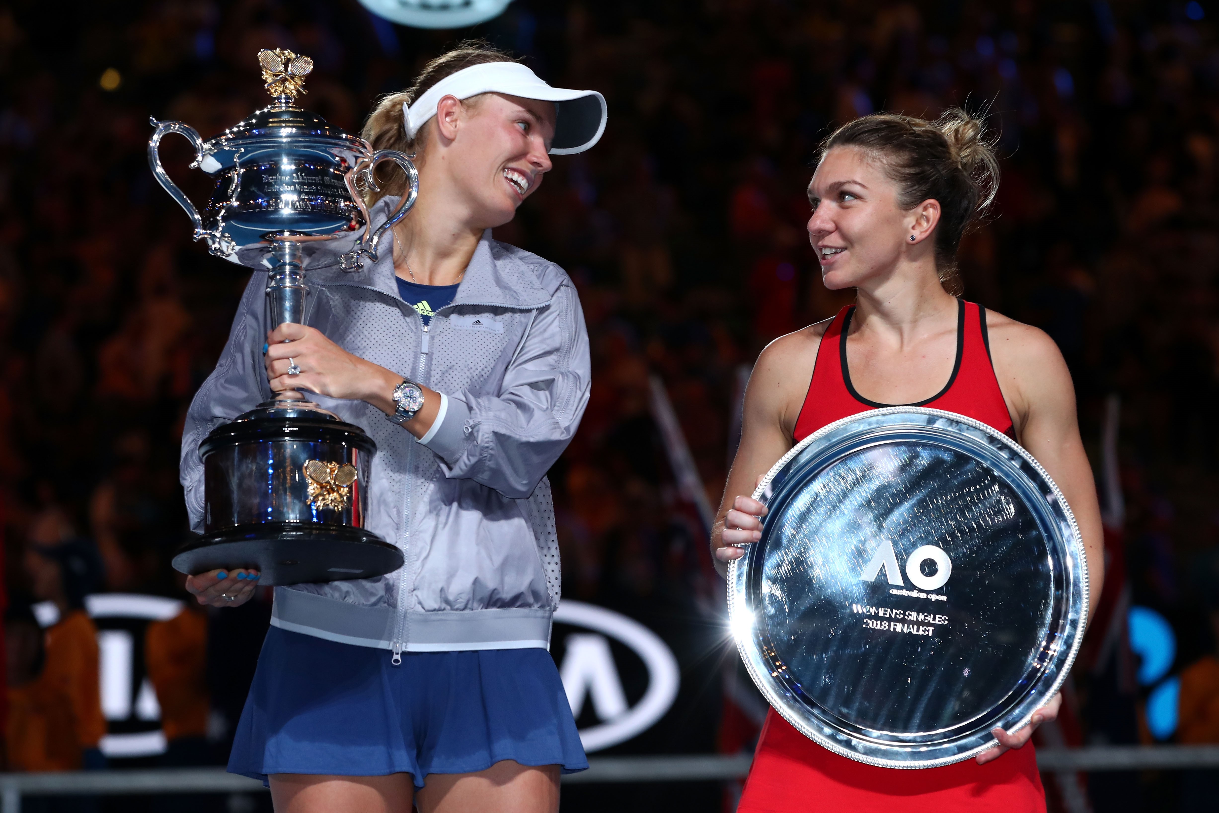 Caroline Wozniacki et Simona Halep après la finale de l'Open d'Australie 2018