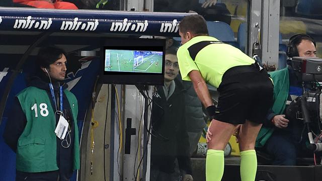 La Champions League sbatte la porta in faccia alla VAR, Ceferin: "Troppa confusione"