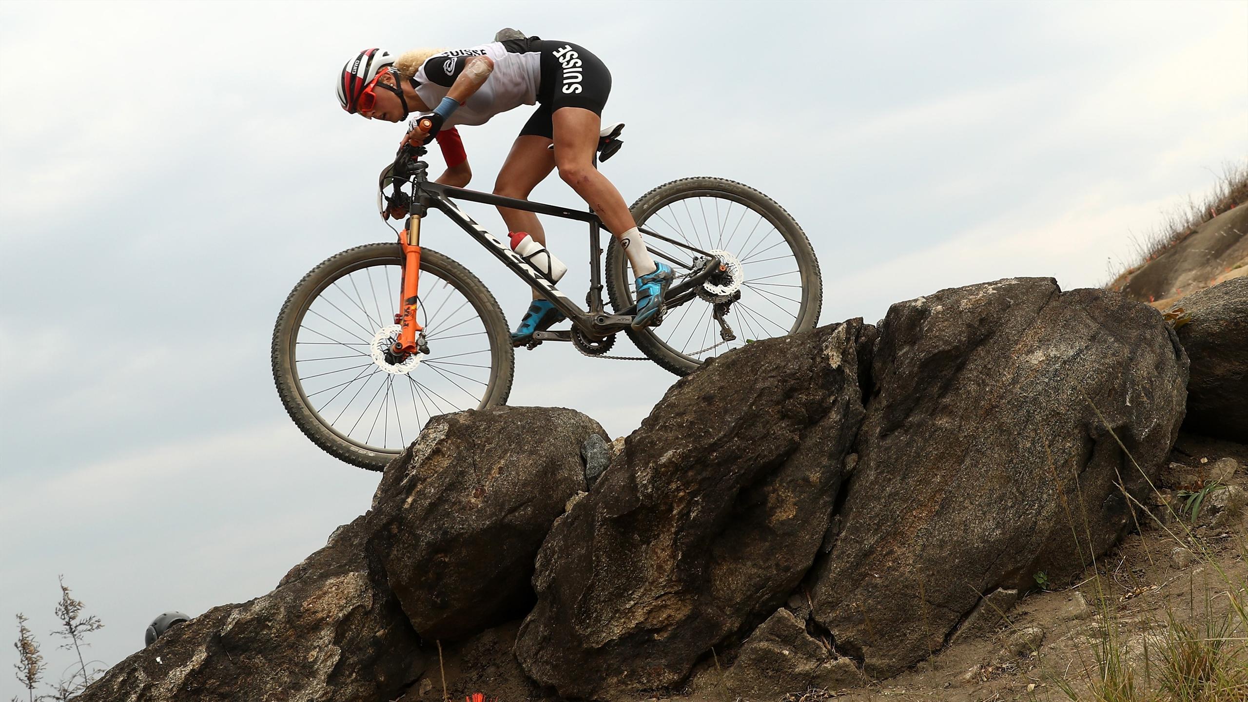 Caduta e doppia frattura per Jolanda Neff: salta i Mondiali di ...