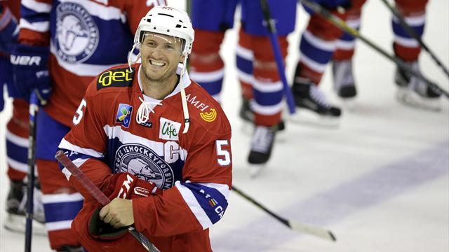 Tollefsen legger hockeyskøytene på hylla