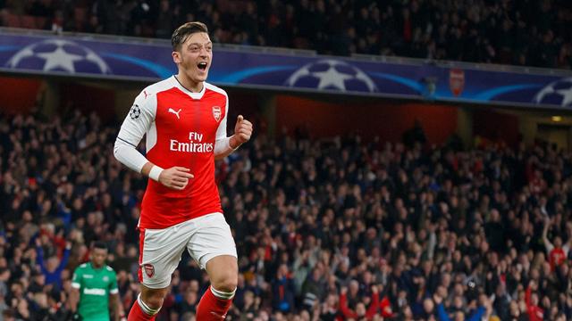 Offiziell: Özil verlängert bei Arsenal - für 400.000 Euro in der Woche!