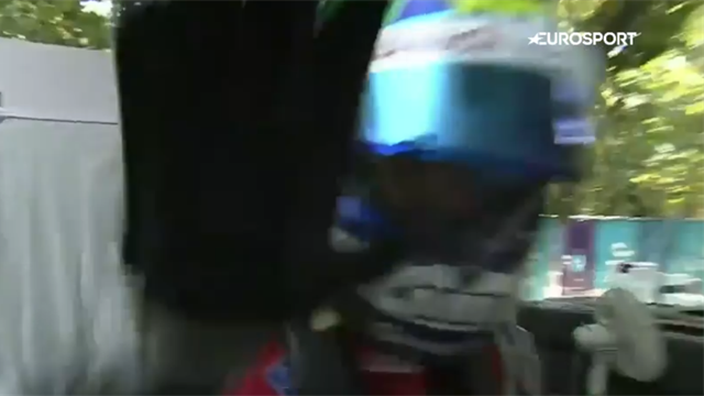 Weg mit der Kamera! Di Grassi mächtig angefressen Weg mit der Kamera! Di Grassi mächtig angefressen