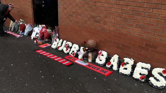 Manchester United mourns Munich Air Disaster victims, players Manchester United mourns Munich Air Disaster victims, players