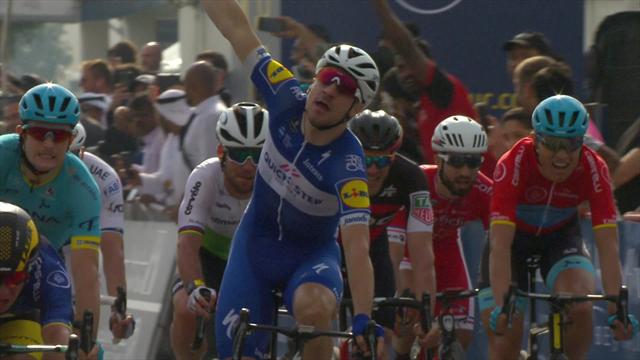 Tour de Dubai: Elia Viviani se hace con la segunda etapa y Groenewegen mantiene el liderato Tour de Dubai: Elia Viviani se hace con la segunda etapa y Groenewegen mantiene el liderato
