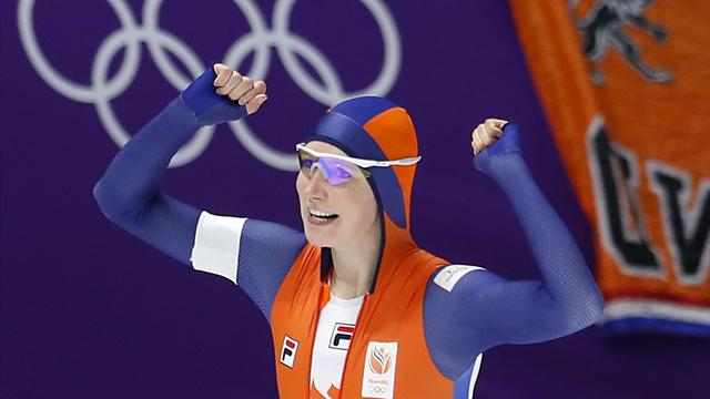 Kadınlar 3000 metre sürat pateninde Hollanda damgası