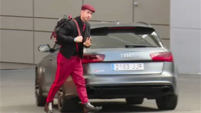 Avant d’affronter le PSG, Sergio Ramos fait rire l’Espagne avec son nouveau look
