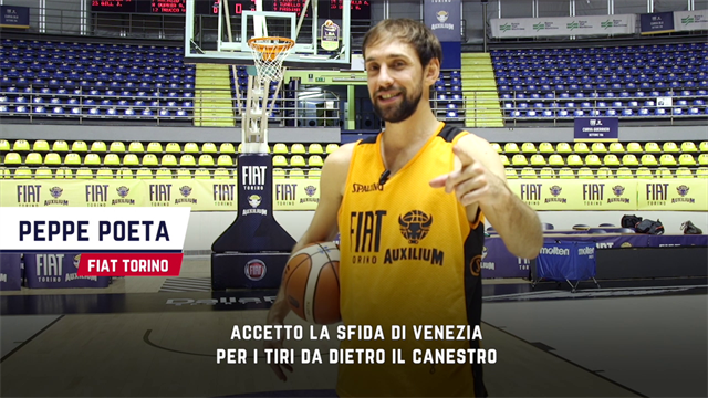 Tiri da dietro il canestro: Dominique Johnson lancia la sfida, Peppe Poeta la raccoglie! Tiri da dietro il canestro: Dominique Johnson lancia la sfida, Peppe Poeta la raccoglie!