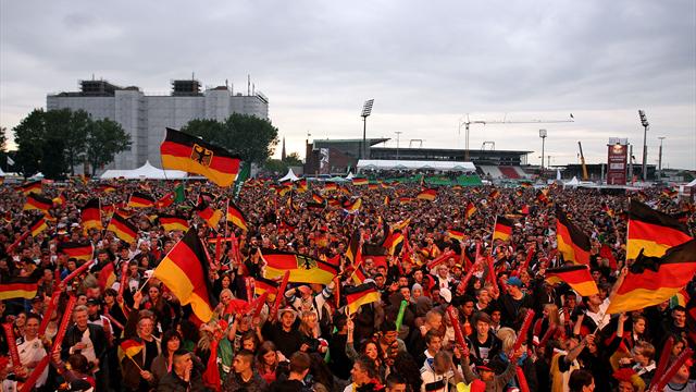 Regierung will zur Fußball-WM Public Viewing nach 22.00 Uhr erlauben