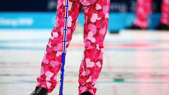 Los llamativos pantalones de corazones del equipo de Noruega de curling en San Valentín