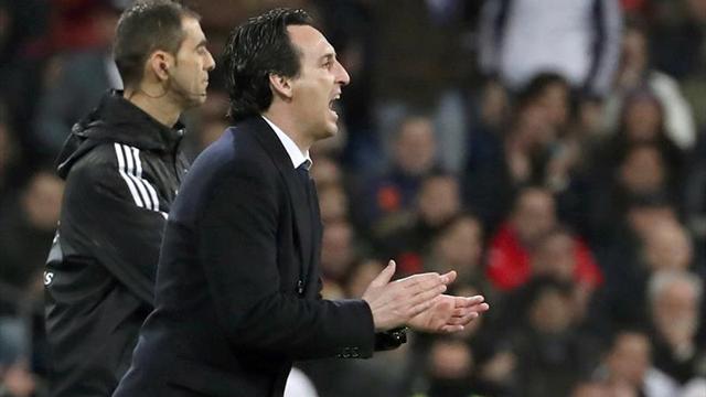 Emery en el ojo del huracán
