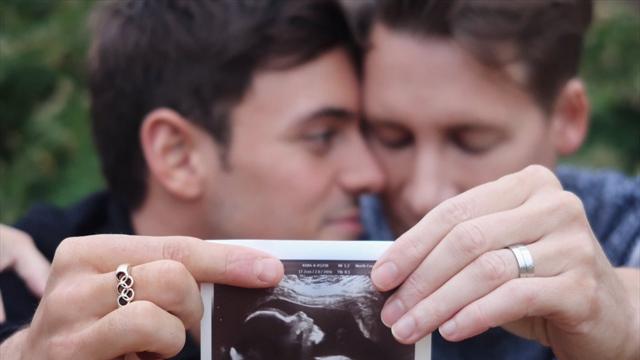 Трехкратный чемпион мира по прыжкам в воду ждет ребенка вместе со своим партнером