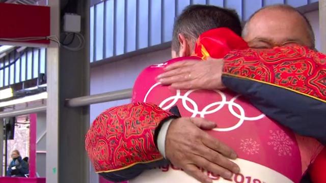 La divertida intrahistoria del abrazo de Mirambell y su padre